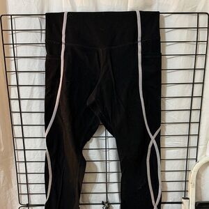 Members Mark Black 7/8 Leggings with White Accents with pockets